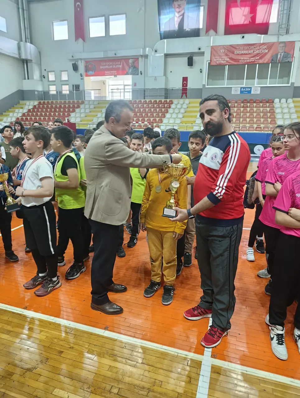 Haber: Geleneksel Çocuk Oyunları sona erdi - Galeri-8