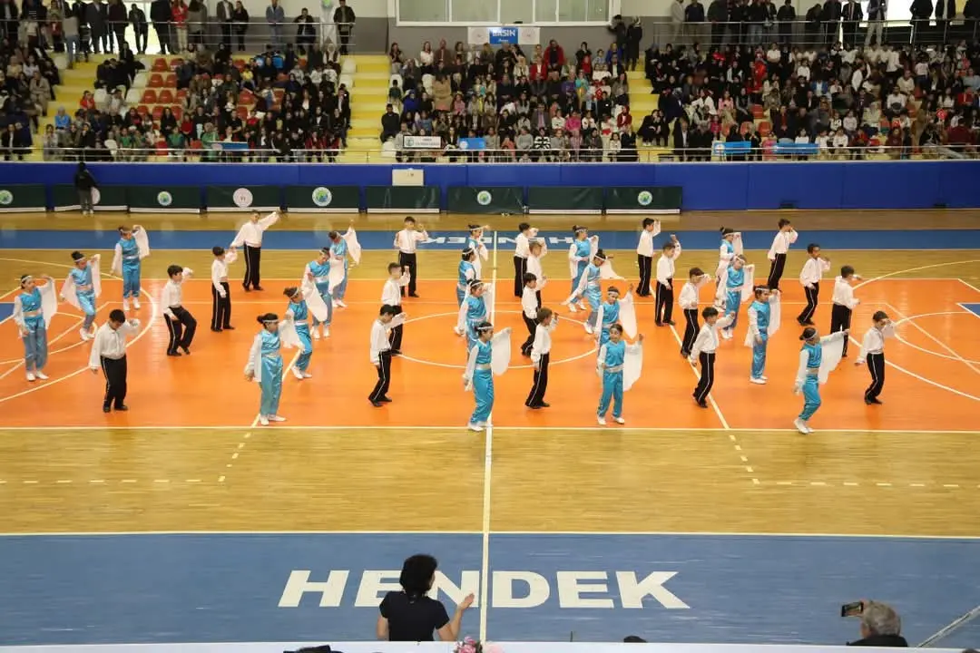 Haber: HENDEK´TE 23 NİSAN COŞKUYLA KUTLANDI - Galeri-1