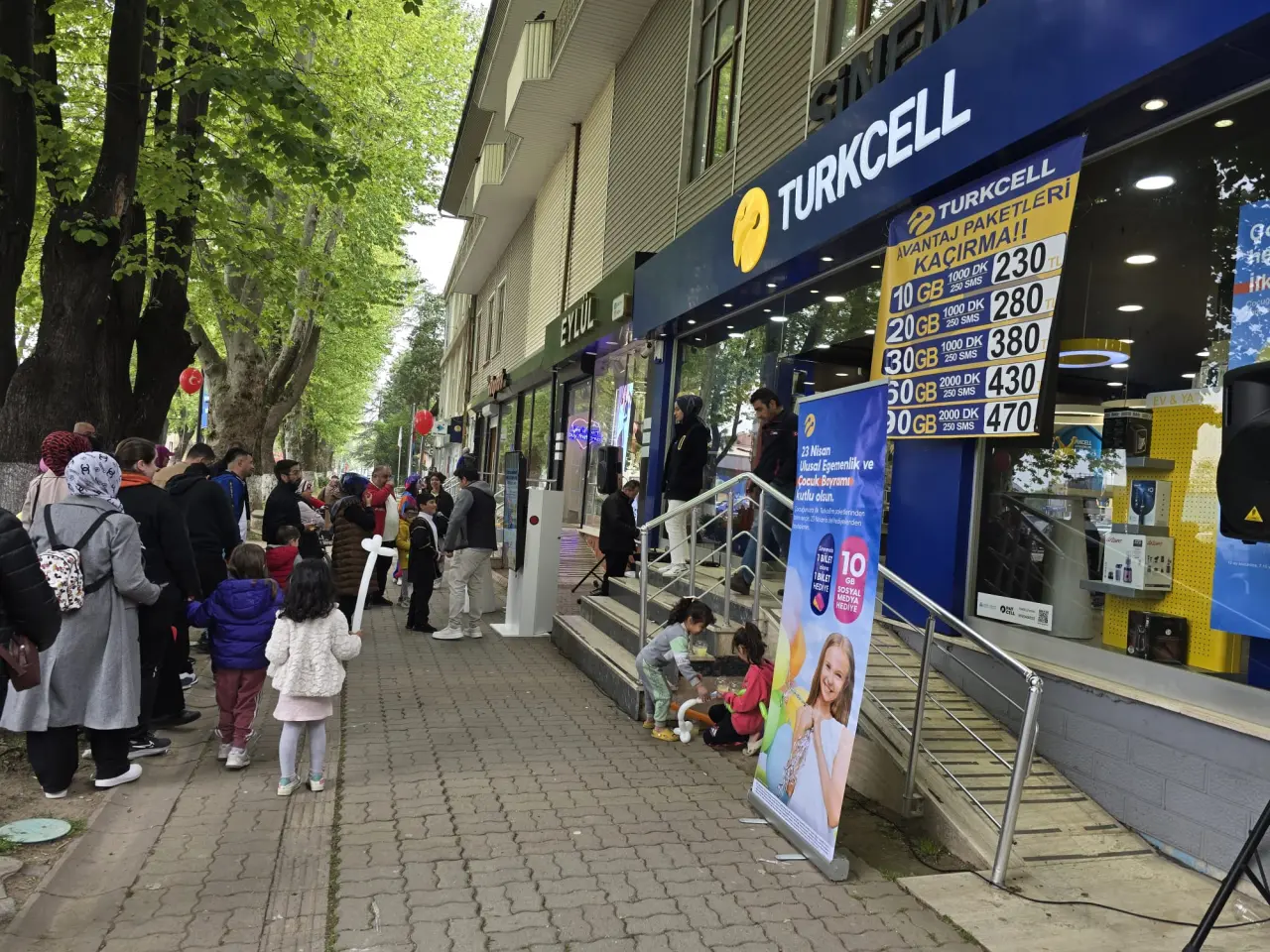 Haber: 23 Nisan Coşkusu Demsan Turkcell Hendek Mağazasında Yaşandı - Galeri-1