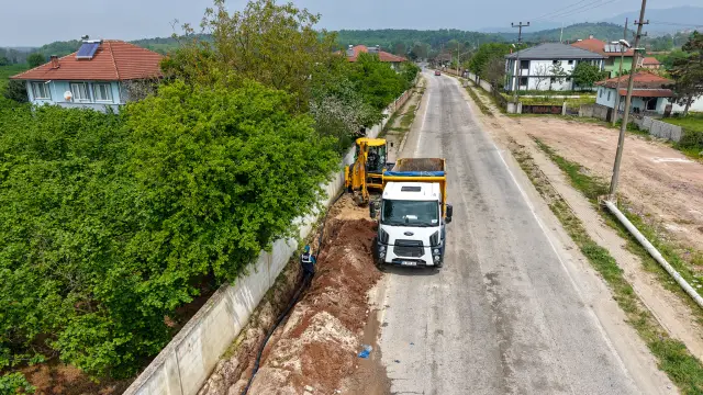 Hendek Uzunçarşı’nın 2 kilometrelik içme suyu altyapısı yenileniyor
