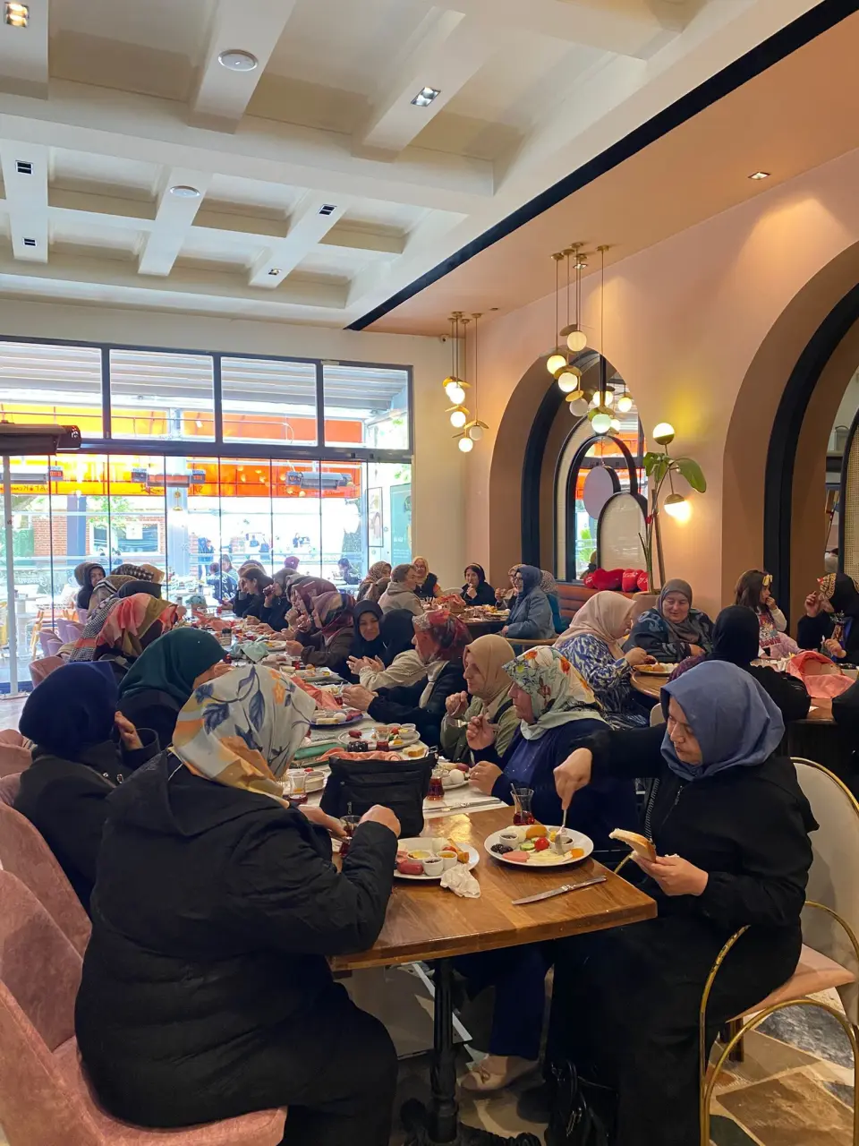 Haber: AK Parti Kadın Kolları Mahalle Başkanları ile kahvaltıda buluştu - Galeri-7