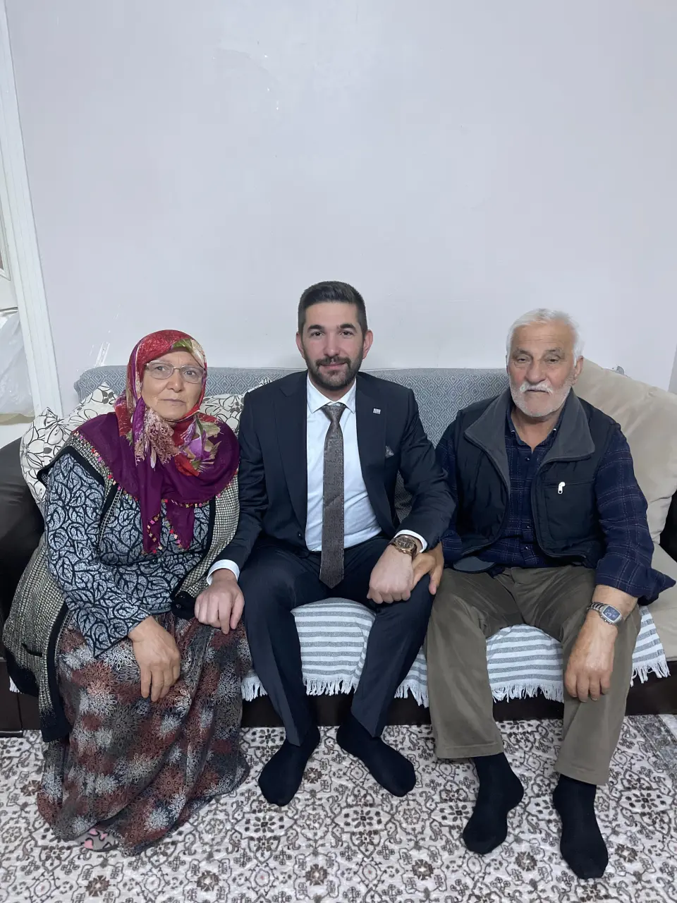 Haber: Anneler Günü’nde Anahtar Parti’den Anlamlı Ziyaret - Galeri-3