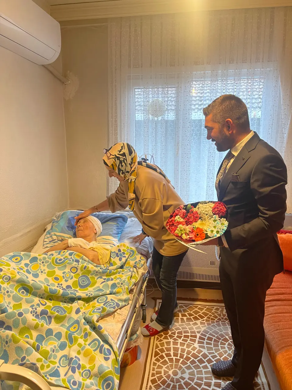 Haber: Anneler Günü’nde Anahtar Parti’den Anlamlı Ziyaret - Galeri-1