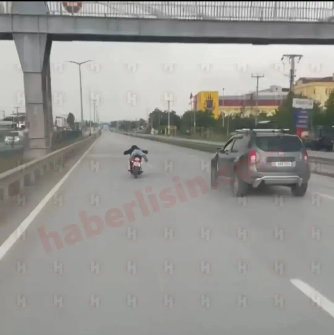 Haber: Motosiklet sürücüsünün akrobatik gösterisi cezasız kalmadı - Galeri-1