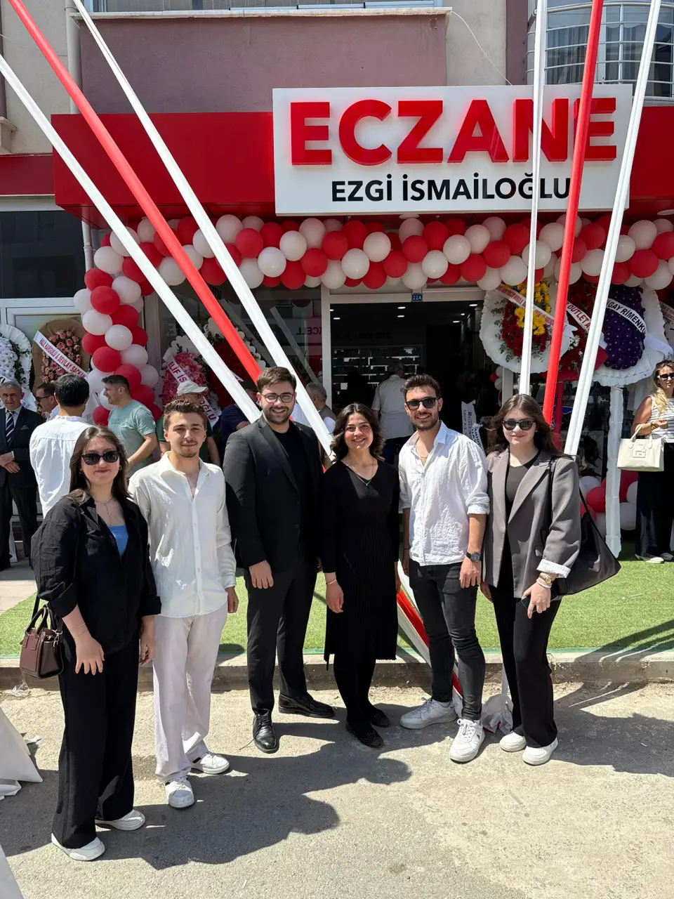 Haber: Ezgi Eczanesi Hizmete Açıldı - Galeri-2