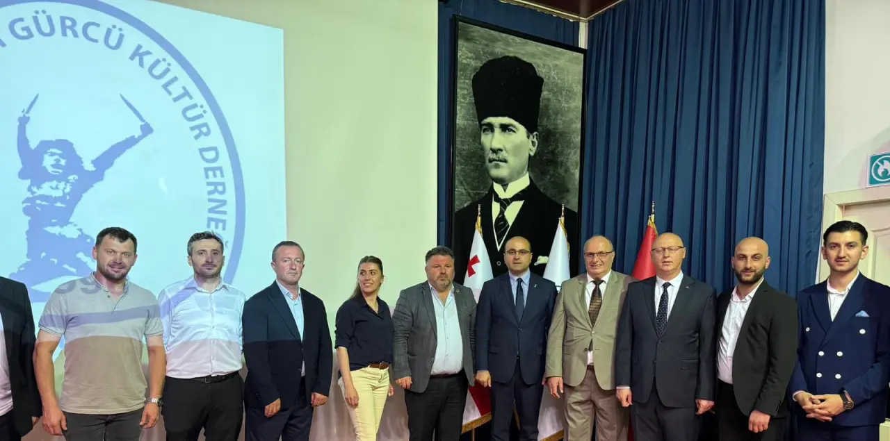 Haber: Gürcü Konsolos Gürcüce Dil Kursu Diploma Törenine katıldı - Galeri-1