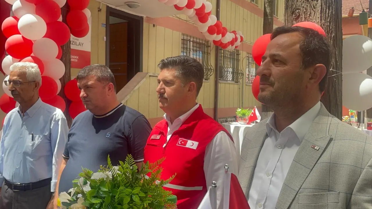 Haber: HENDEK KIZILAY ŞUBESİ YENİ HİZMET BİNASI TÖRENLE AÇILDI - Galeri-3