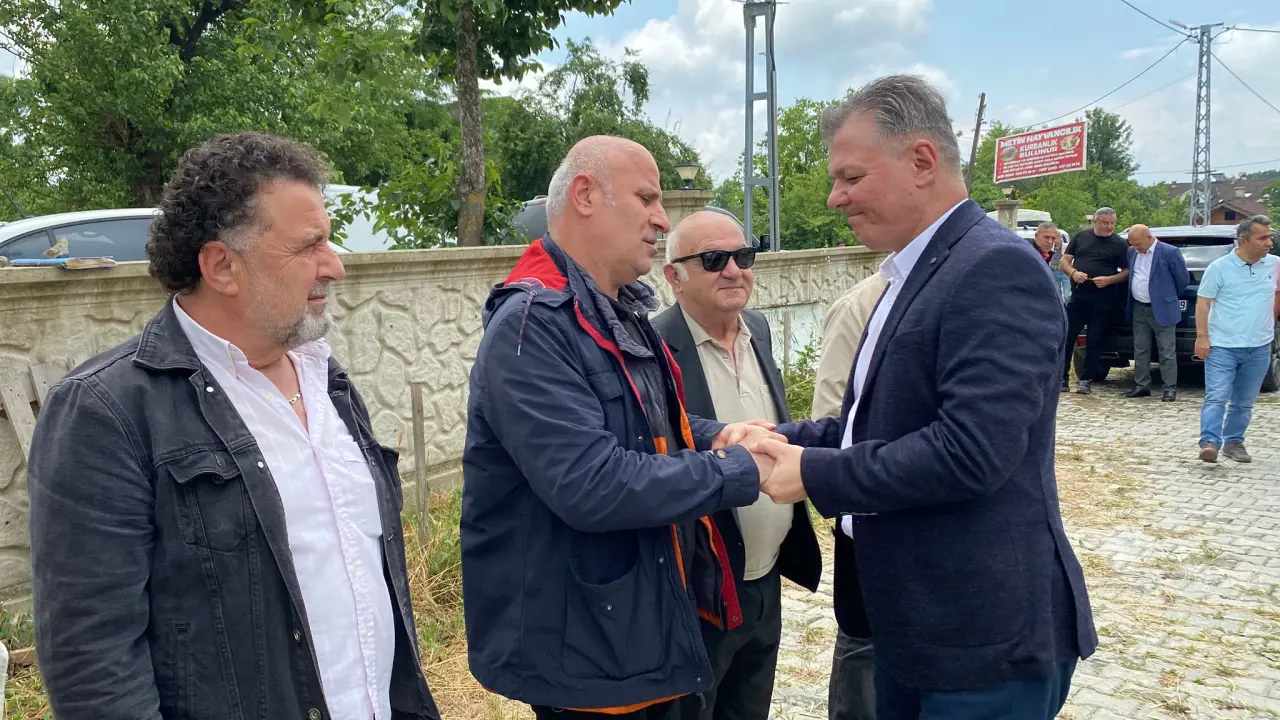 Haber: GAZETECİ ERYILMAZ’DAN  BABAYA SON GÖREV - Galeri-1