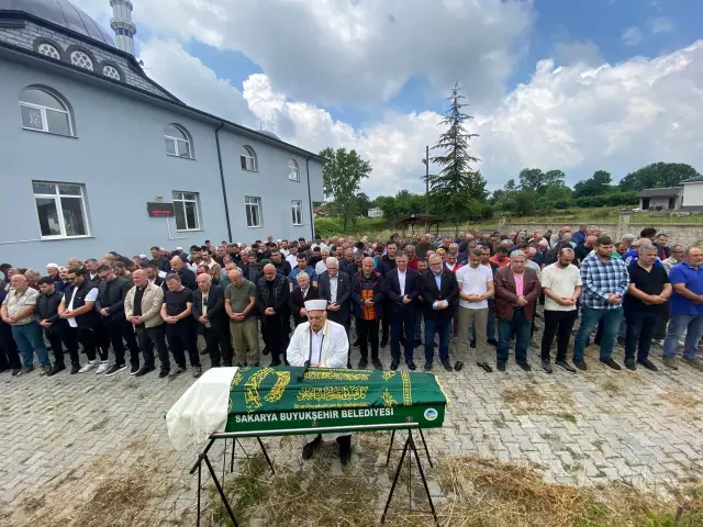 GAZETECİ ERYILMAZ’DAN  BABAYA SON GÖREV