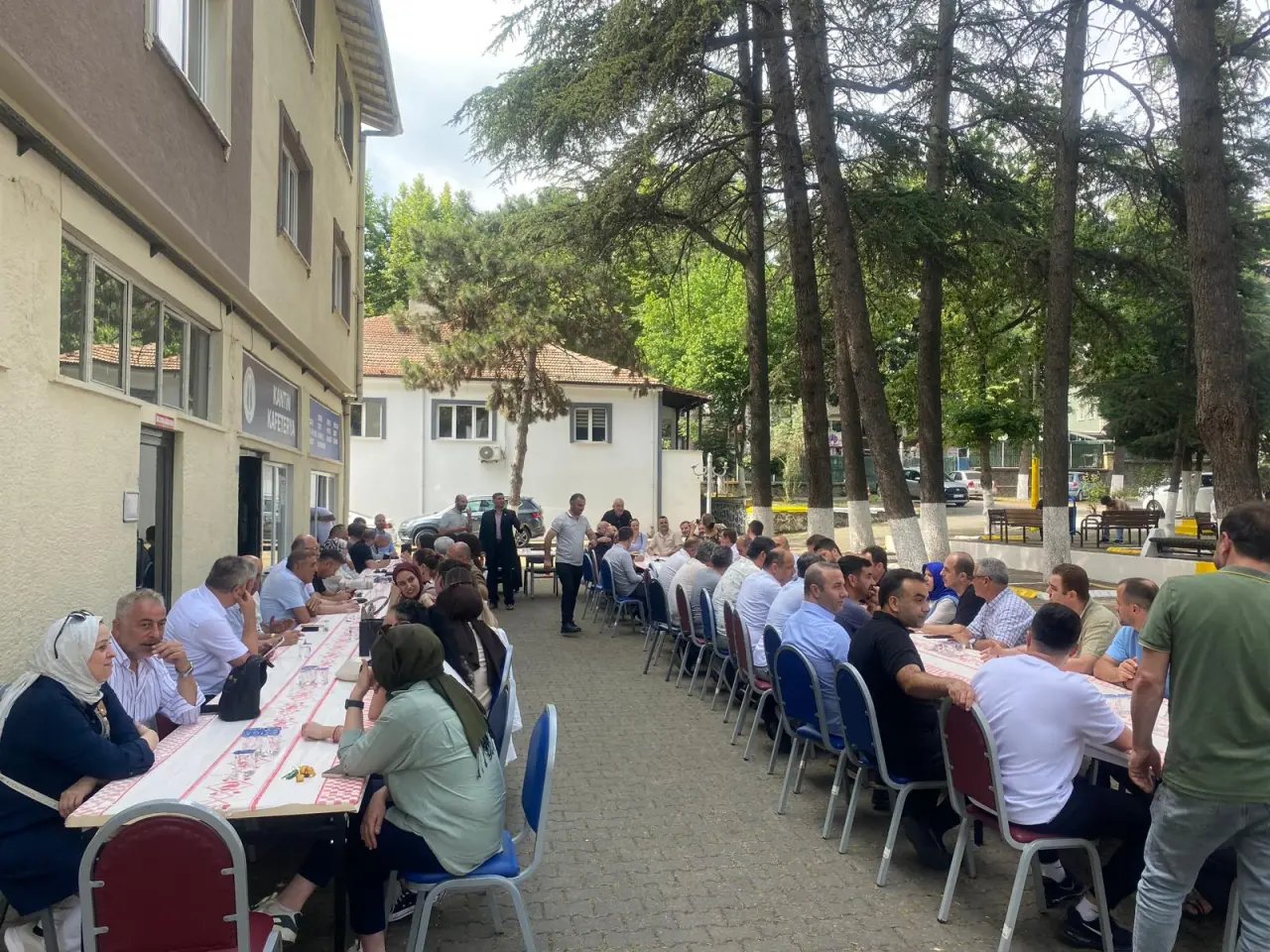 Haber: HENDEK MESLEK YÜKSEKOKULU MEZUNLARI BULUŞTU - Öne Çıkan
