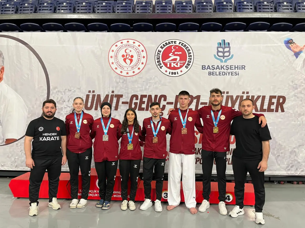 Haber: Türkiye Premier Liginde Hendek Karate Farkı - Öne Çıkan