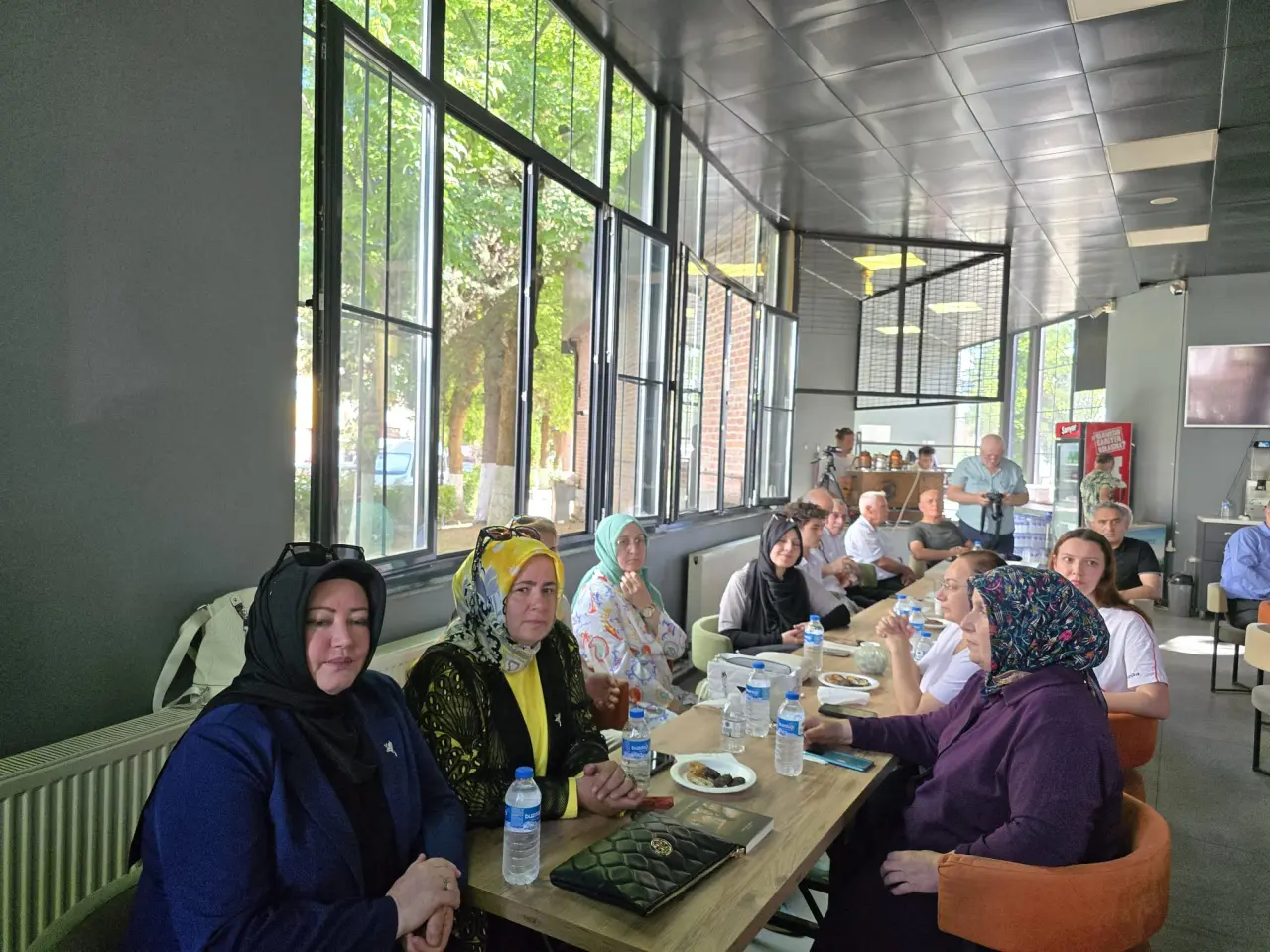 Haber: Düşen Yapraklar Okurlarıyla Buluştu - Galeri-7