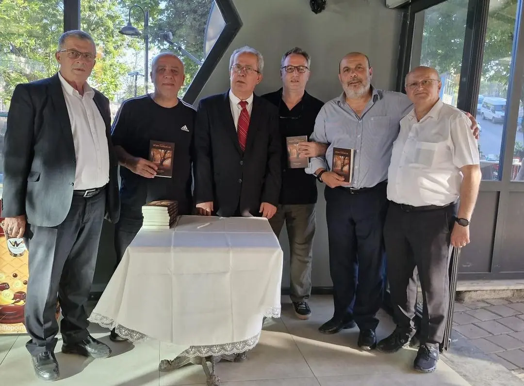 Haber: Düşen Yapraklar Okurlarıyla Buluştu - Galeri-6
