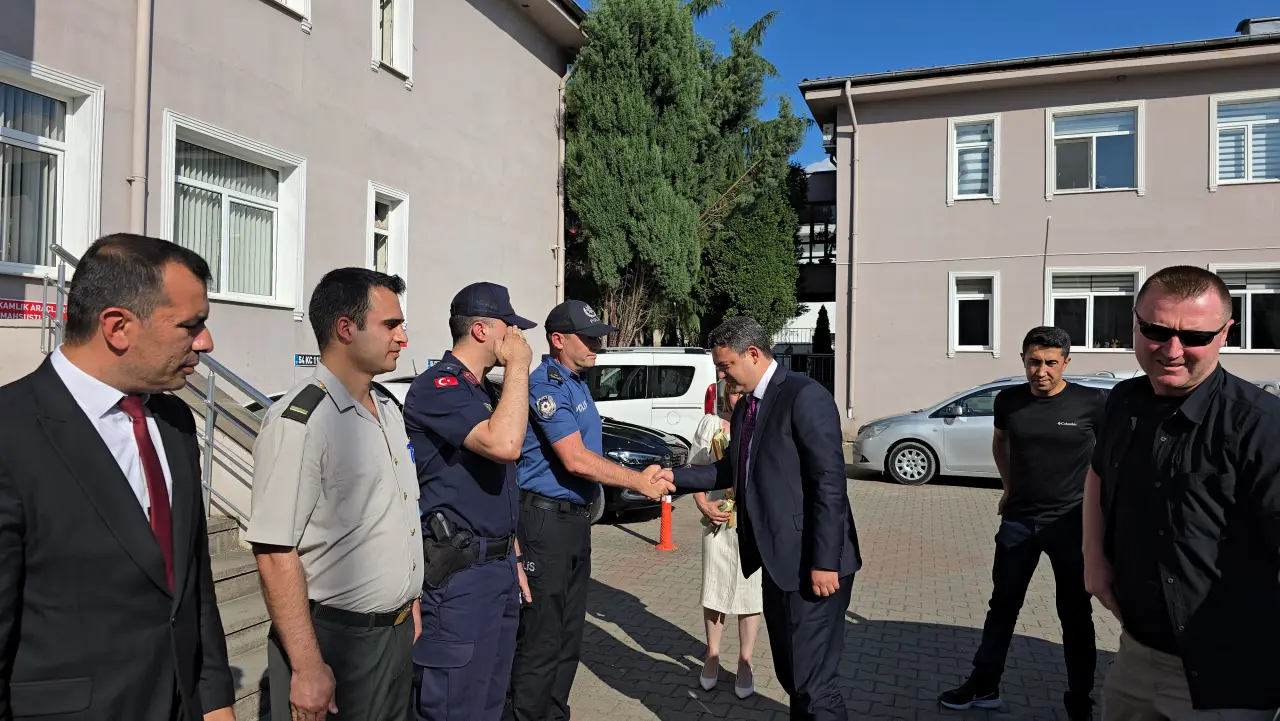 Haber: Hendek Kaymakamı Hacı Hasan Gökpınar Göreve Başladı - Galeri-3