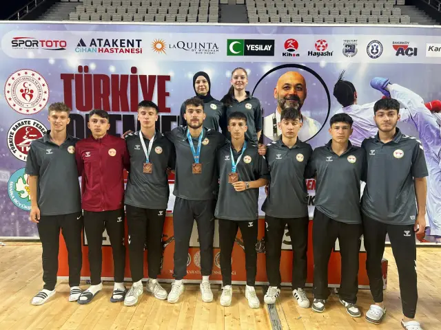 Hendekli Karatecilerden Manisa’da 4 Madalya
