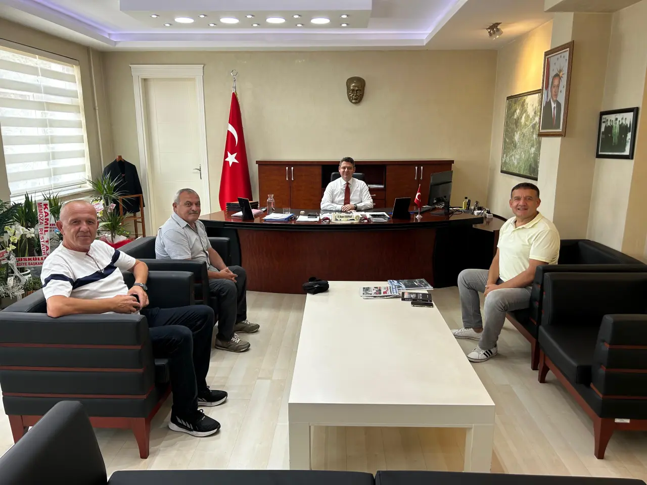 Haber: Gazetecilerden Kaymakam Gökpınar’a Hayırlı Olsun Ziyareti - Öne Çıkan