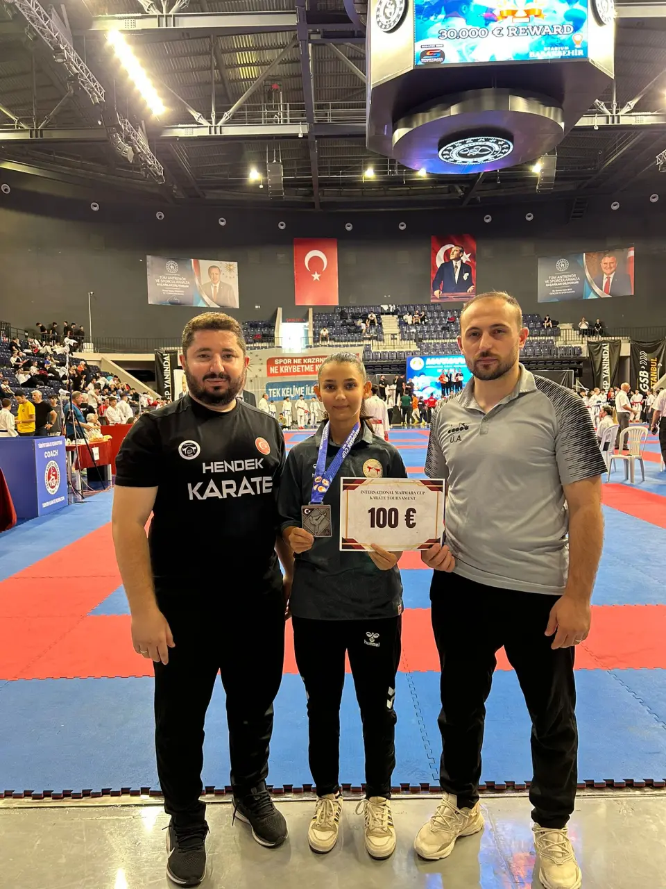 Haber: Hendek Karate Madalyalar ile döndü - Galeri-2
