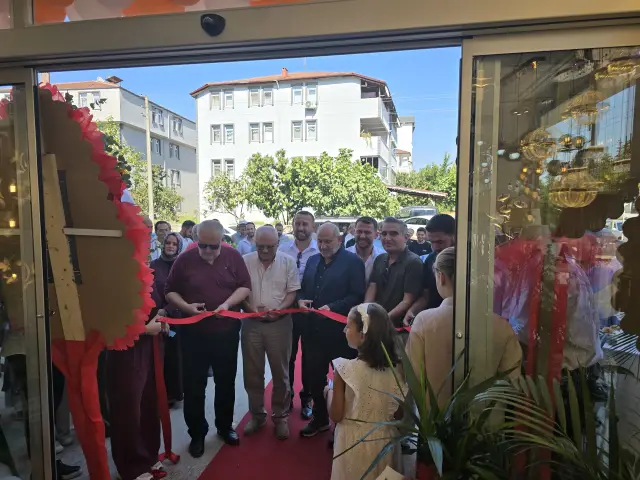 Ada Berrak Elektrik Hendek Şubesi Yenilenen Yüzüyle Hizmete Açıldı
