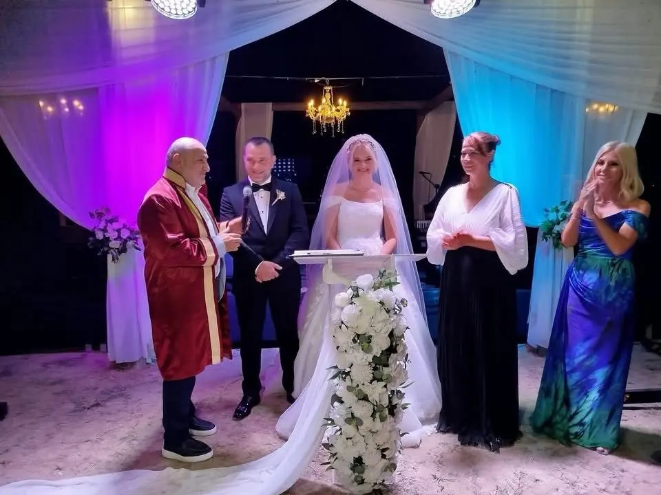 Haber: Rüya Gibi Düğün; Umut ile Oya Dünyaevine Girdi - Galeri-10