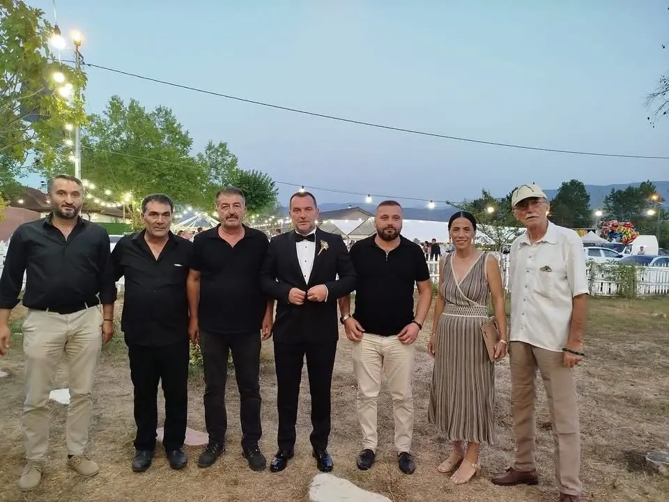 Haber: Rüya Gibi Düğün; Umut ile Oya Dünyaevine Girdi - Galeri-9