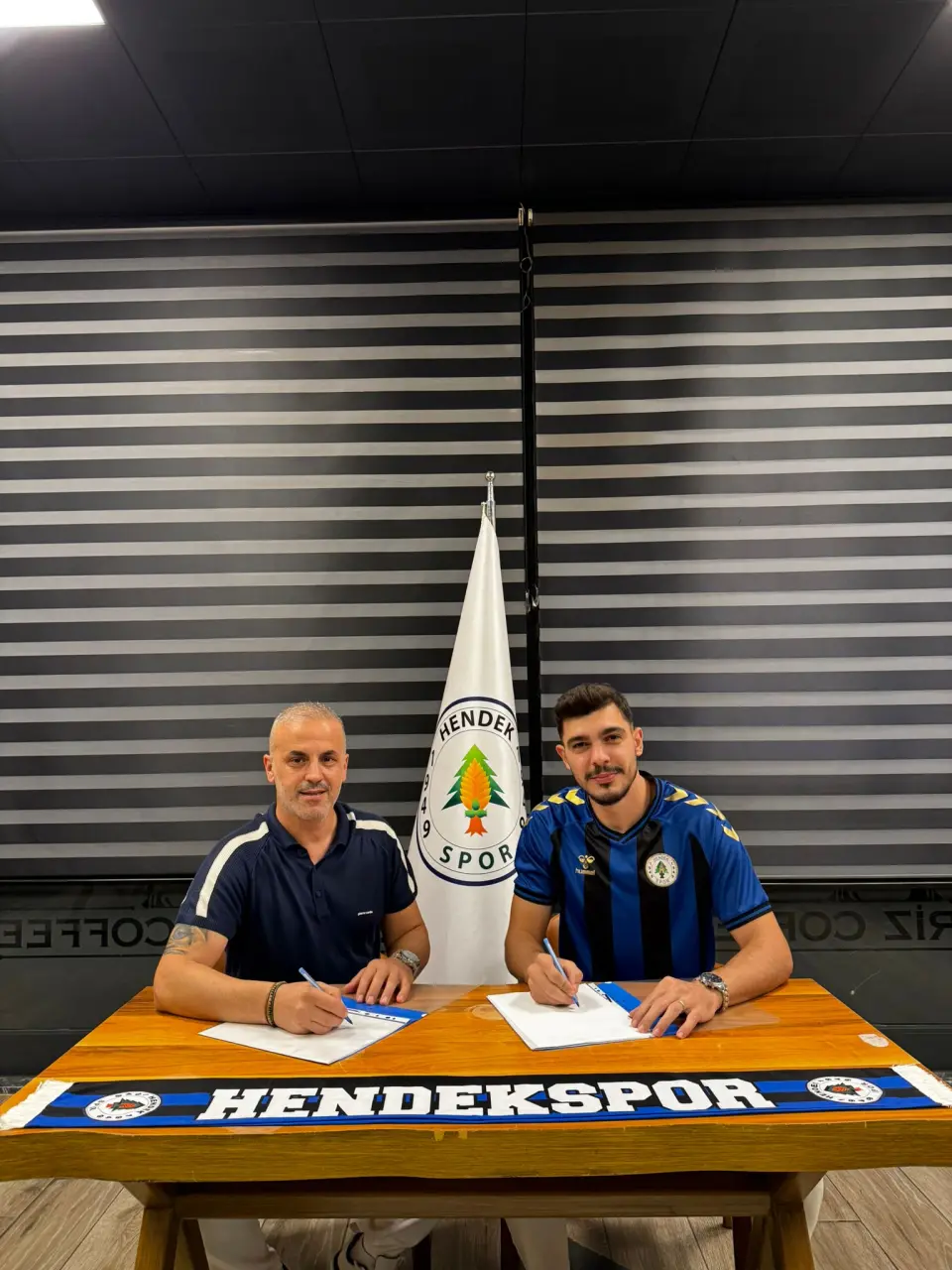 Haber: Stoper Özer Hendekspor'da - Öne Çıkan