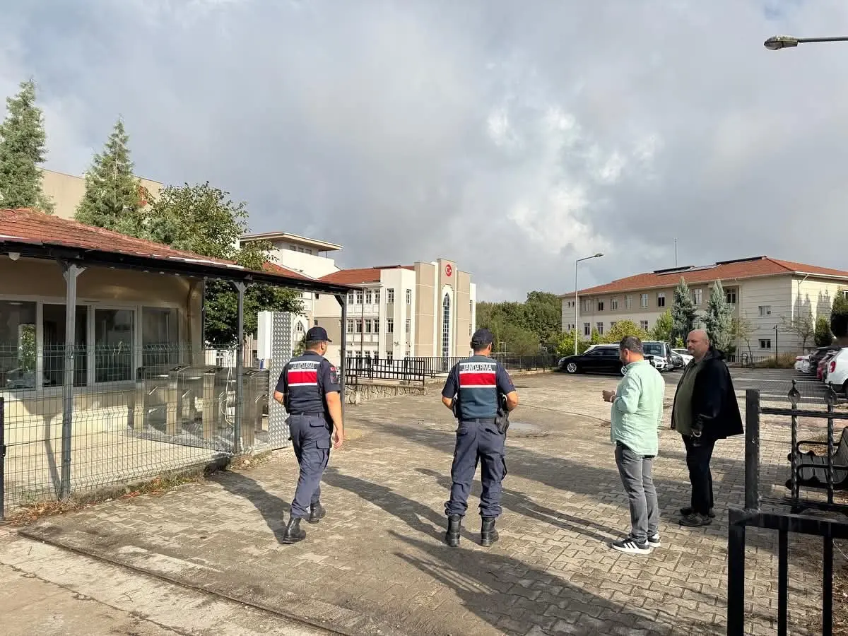 Haber: Hendek'te Okul Önlerinde Güvenlik Denetimleri Devam Ediyor - Galeri-1
