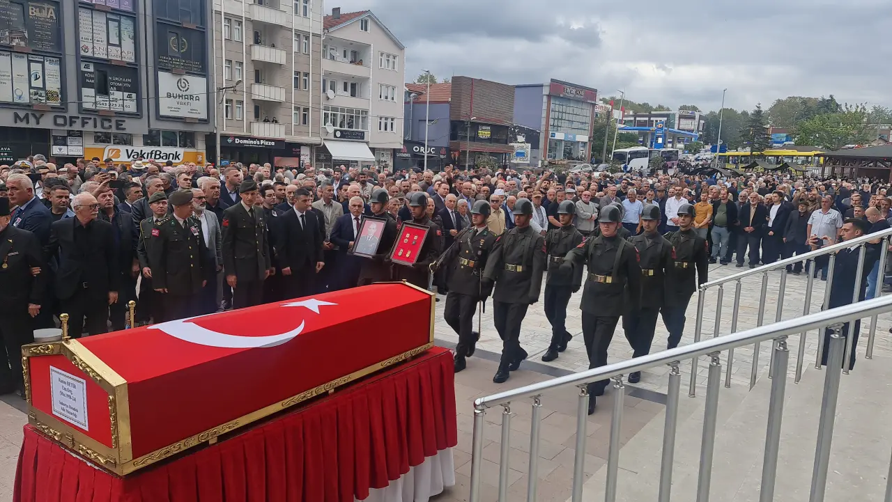 Haber: Rasim Betir Paşa Askeri Törenle Son Yolculuğuna Uğurlandı - Galeri-2