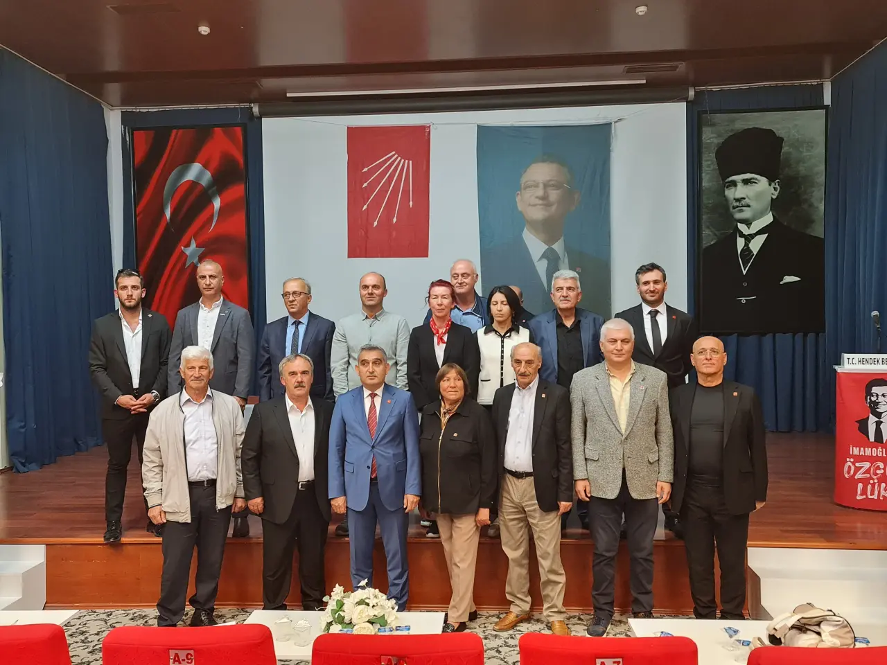 Haber: CHP HENDEK İLÇE YÖNETİMİ GÖREV DAĞILIMI - Öne Çıkan