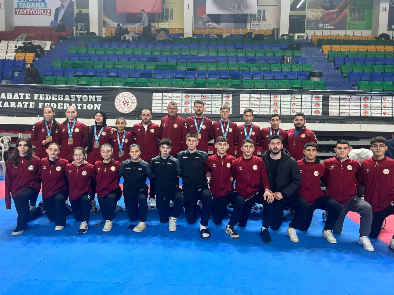 Haber: Karateciler madalya aşkına - Öne Çıkan