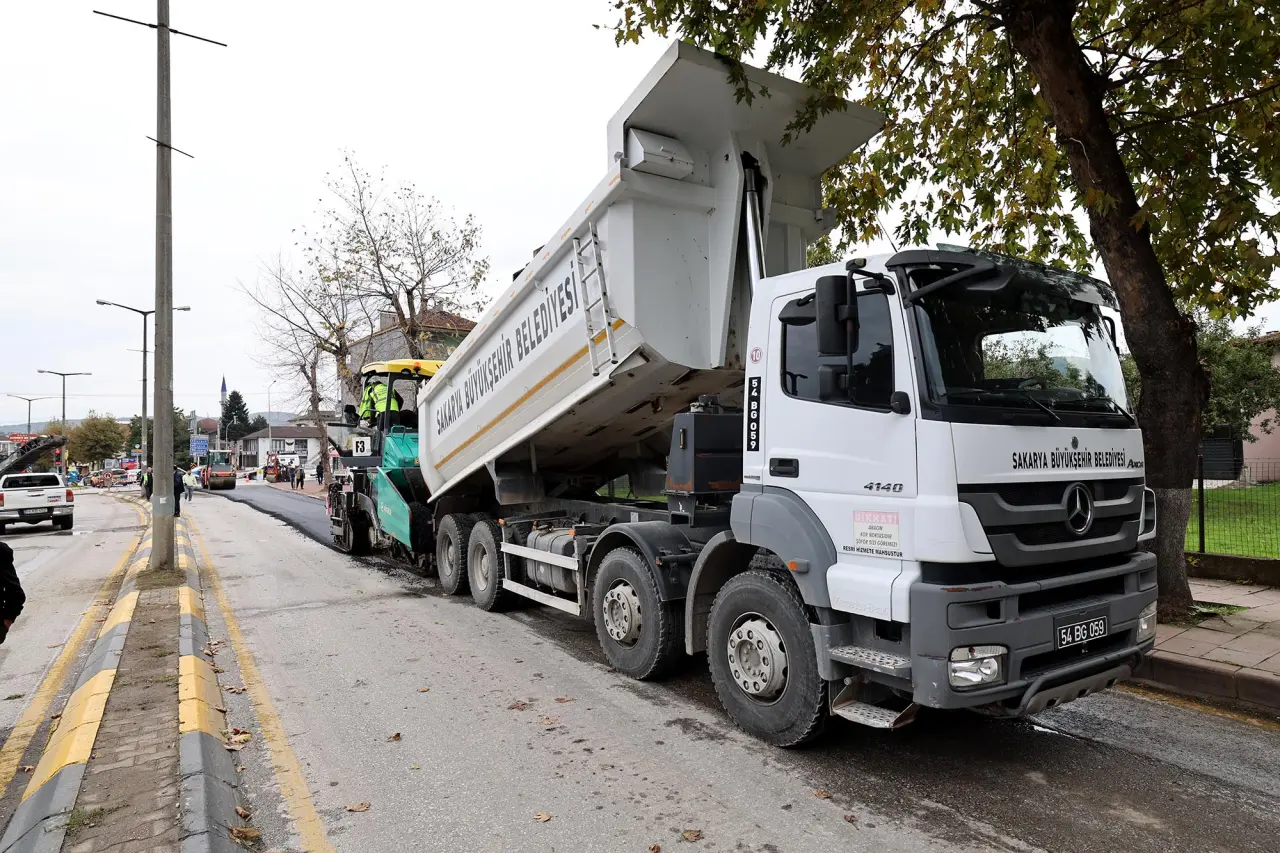 Haber: Hendek’in kalbi Şehit Gaffar Okkan Bulvarı’na Büyükşehir dokunuşu - Galeri-1