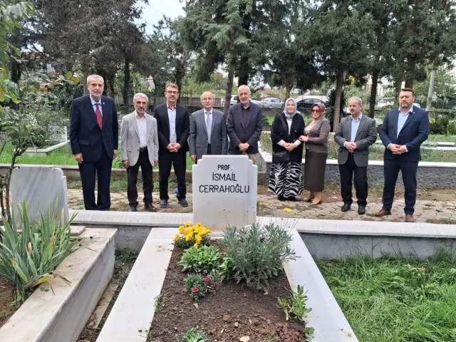 Profesör Cerrahoğlu dualarla anıldı