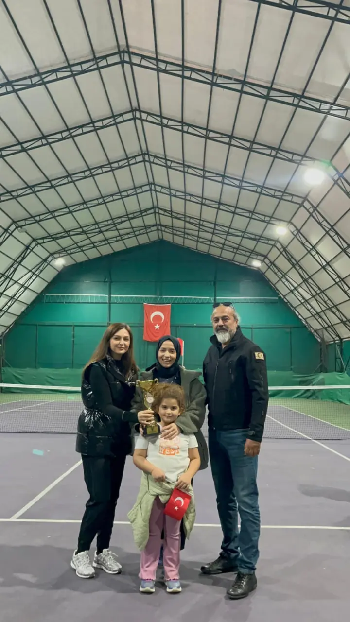 Haber: Hendek Denef Tenis Kulübü’nde Cumhuriyet Bayramı Coşkusu Kortlara Taşındı - Galeri-1