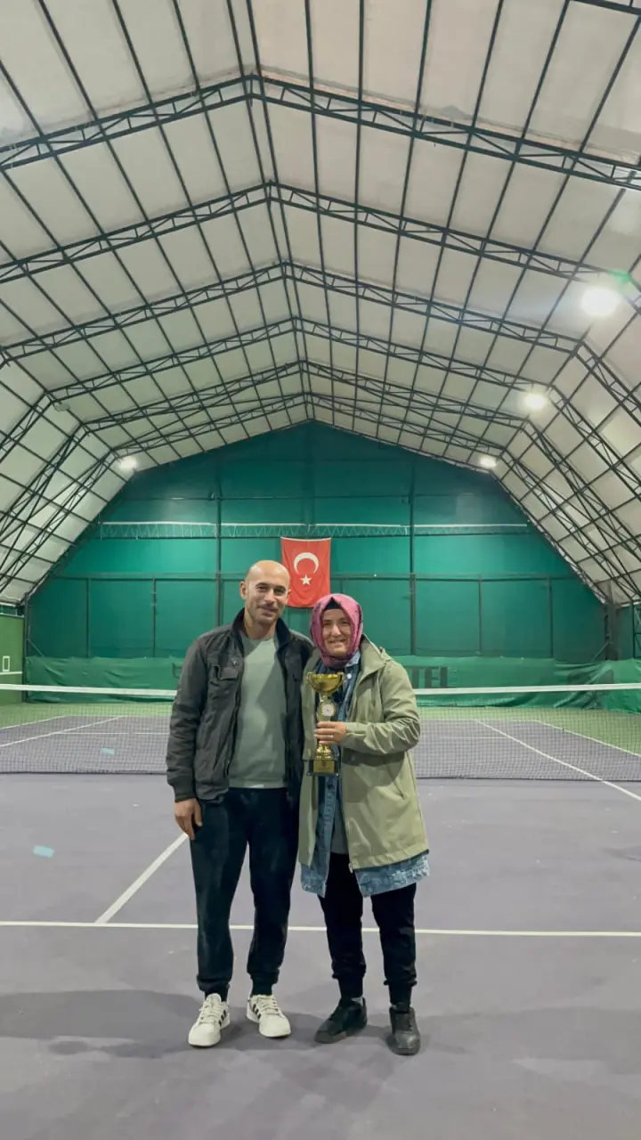 Haber: Hendek Denef Tenis Kulübü’nde Cumhuriyet Bayramı Coşkusu Kortlara Taşındı - Galeri-2