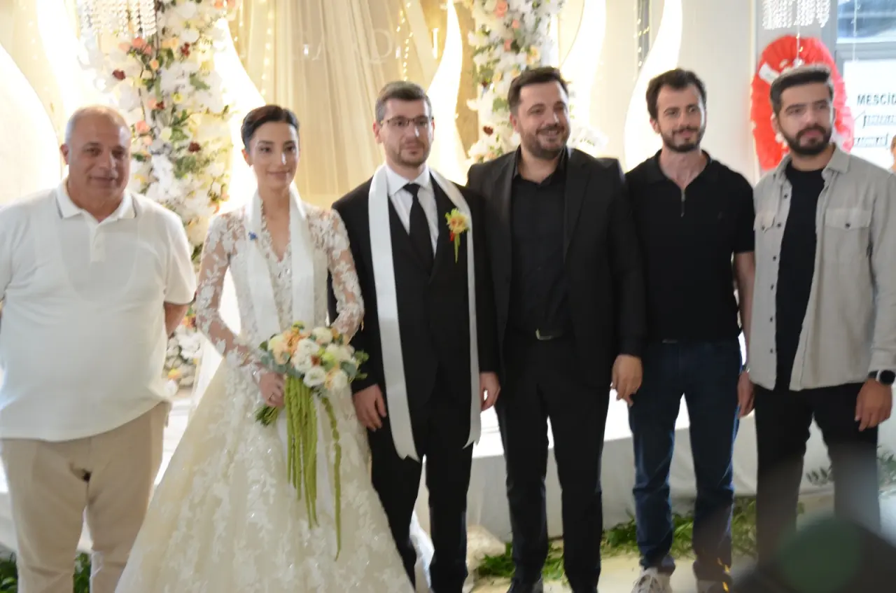 Haber: Siyasetin Kalbi bu düğünde attı - Galeri-4