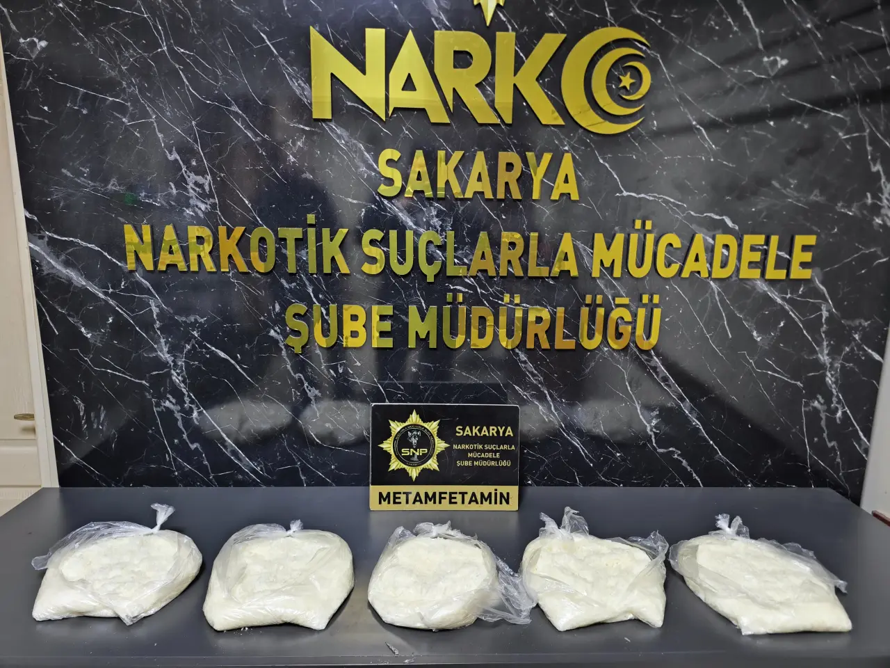 Haber: Emekli Polis’in Aracında 5 Kg Uyuşturucu - Öne Çıkan