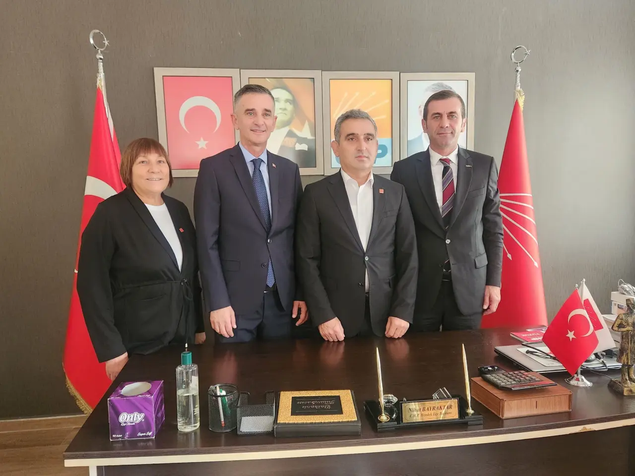 Haber: Dikbayır CHP Hendek İlçe Teşkilatını ziyaret etti - Galeri-1