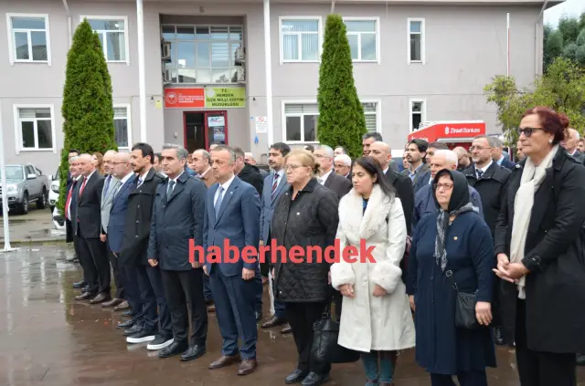 Hendek'te Öğretmenler Günü Coşkusu