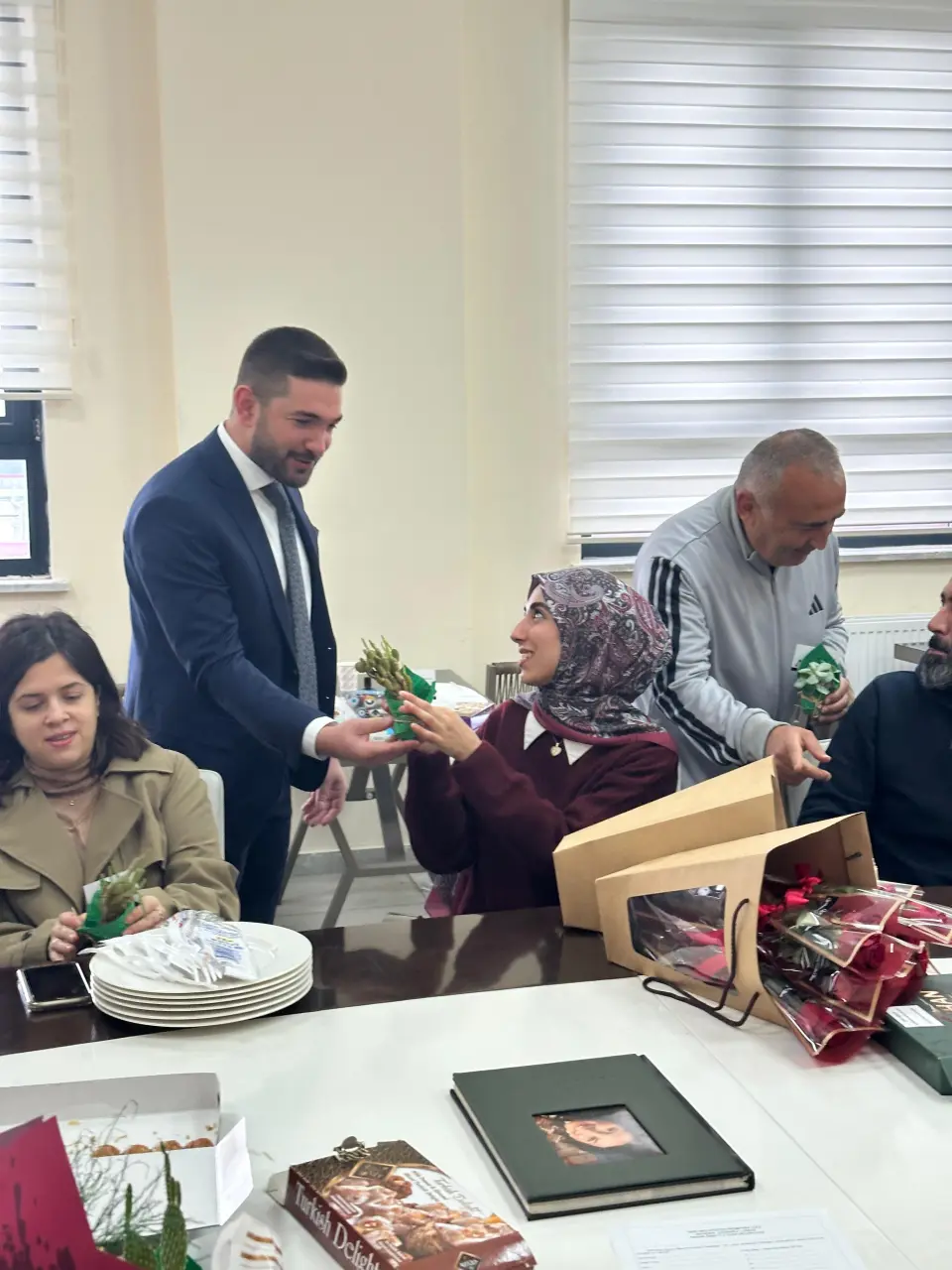 Haber: Anahtar Parti Öğretmenleri unutmadı - Galeri-3