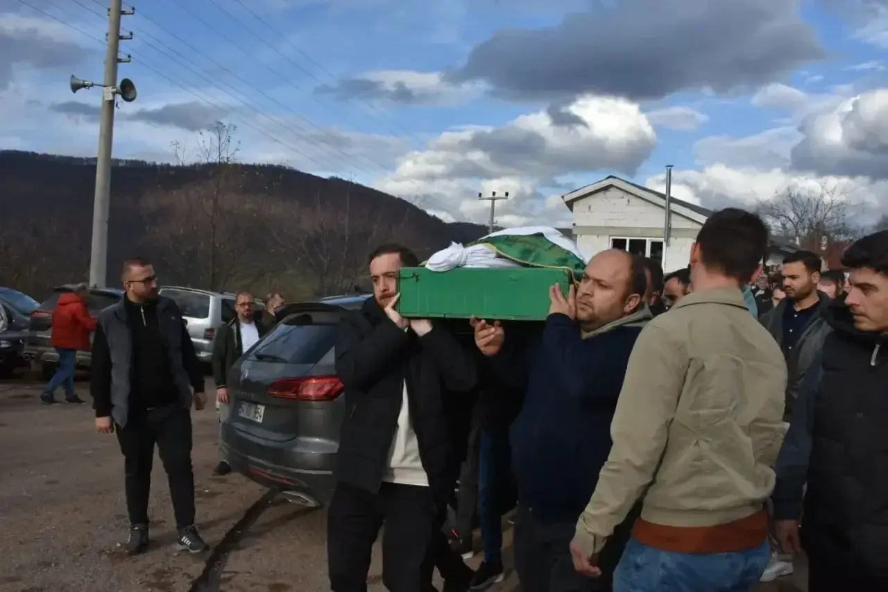 Haber: Aytekin İlmek gözyaşları ile toprağa verildi - Galeri-1