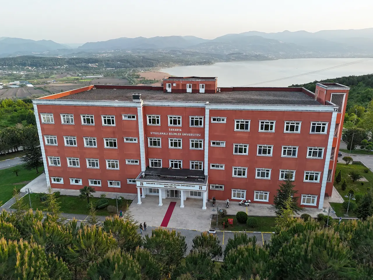 Haber: SUBÜ 24 akademik personel alacak - Öne Çıkan