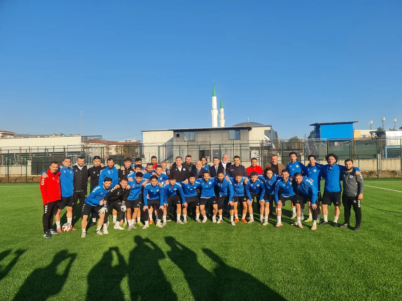 Haber: Kaymakam Gökpınar ve Püsküllü’den Hendekspor'a Moral Ziyareti - Öne Çıkan