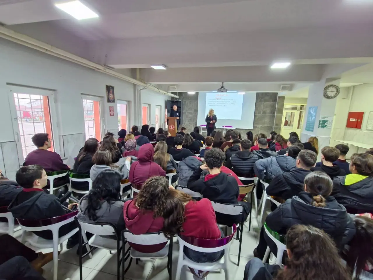 Haber: BİLİMSEL SAĞLIK EĞİTİMİ GENÇLERİN ÇEVRESEL VE BİYOLOJİK RİSKLERİ DOĞRU OKUMASINI SAĞLIYOR - Öne Çıkan