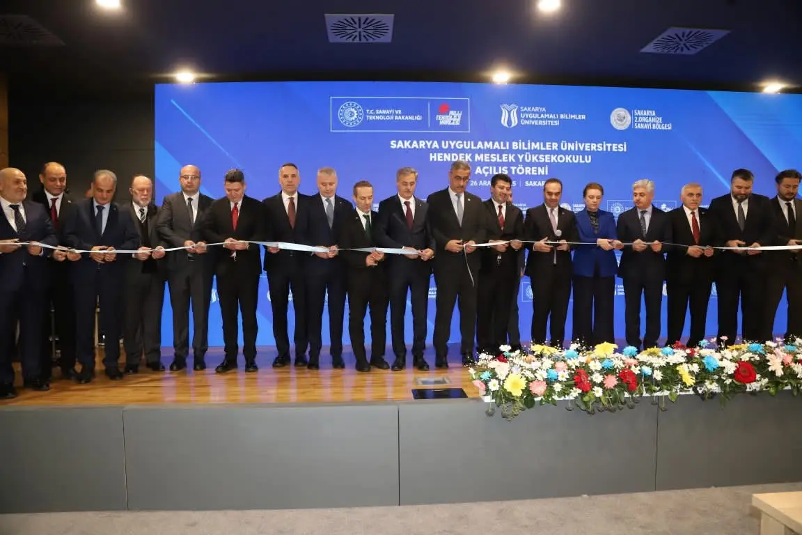 Haber: SANAYİ VE TEKNOLOJİ BAKANI MEHMET FATİH KACIR HENDEK’TE EĞİTİM VE SANAYİ YATIRIMLARINI İNCELEDİ - Galeri-4