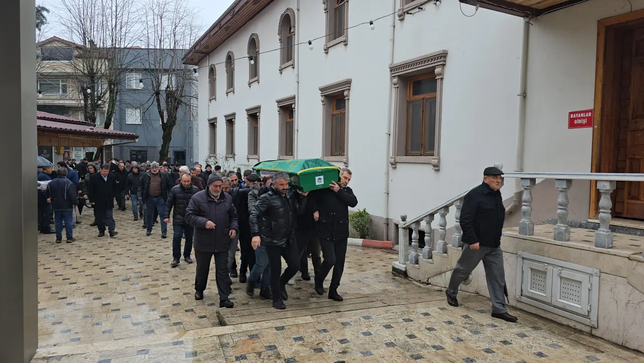 Haber: Varlıca dualarla son yolculuğuna uğurlandı - Galeri-4