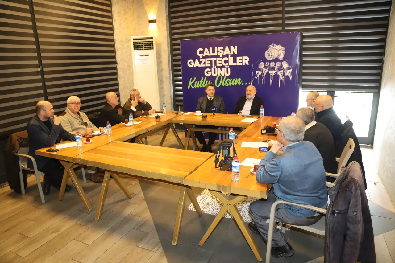 Haber: KAYMAKAM GÖKPINAR VE BAŞKAN PÜSKÜLLÜ GAZETECİLERLE BULUŞTU - Galeri-3