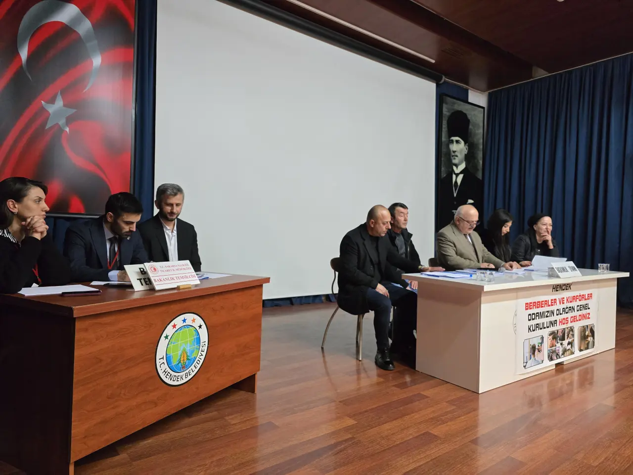 Haber: Hendek Berberler ve Kuaförler Odasında Çilek Dönemi devam ediyor - Galeri-5
