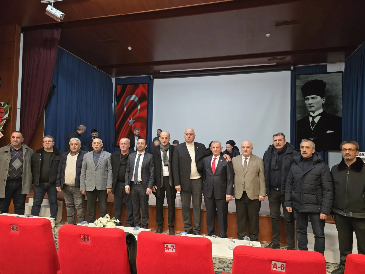 Haber: Hendek Berberler ve Kuaförler Odasında Çilek Dönemi devam ediyor - Galeri-2