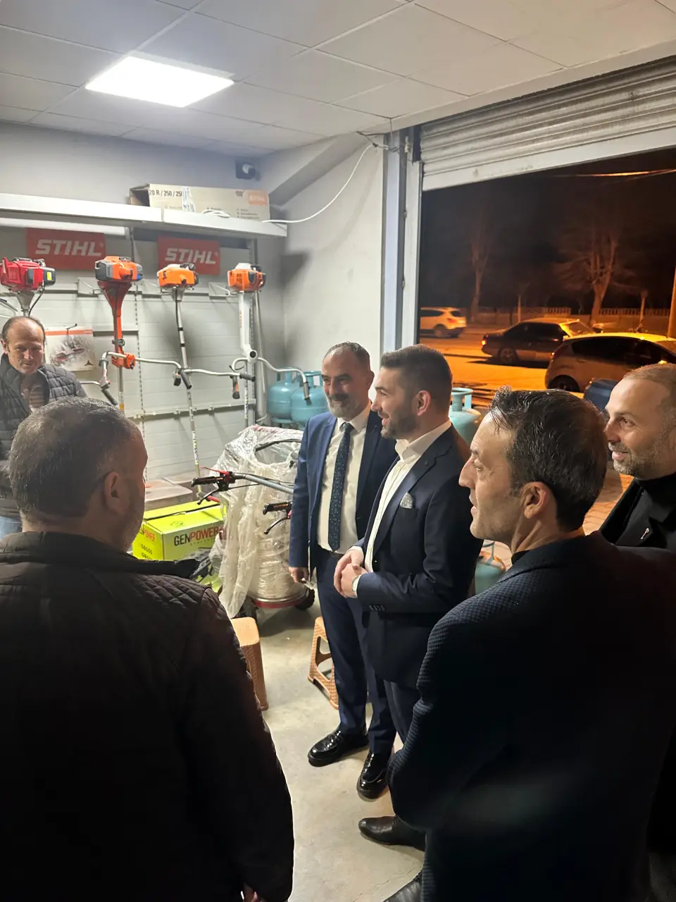Haber: BEKİR ALBAYRAKOĞLU MAHALLE SAKİNLERİYLE BİR ARAYA GELDİ - Galeri-1