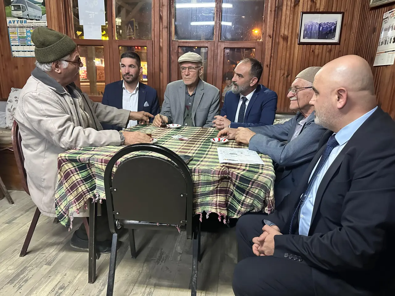 Haber: BEKİR ALBAYRAKOĞLU MAHALLE SAKİNLERİYLE BİR ARAYA GELDİ - Öne Çıkan