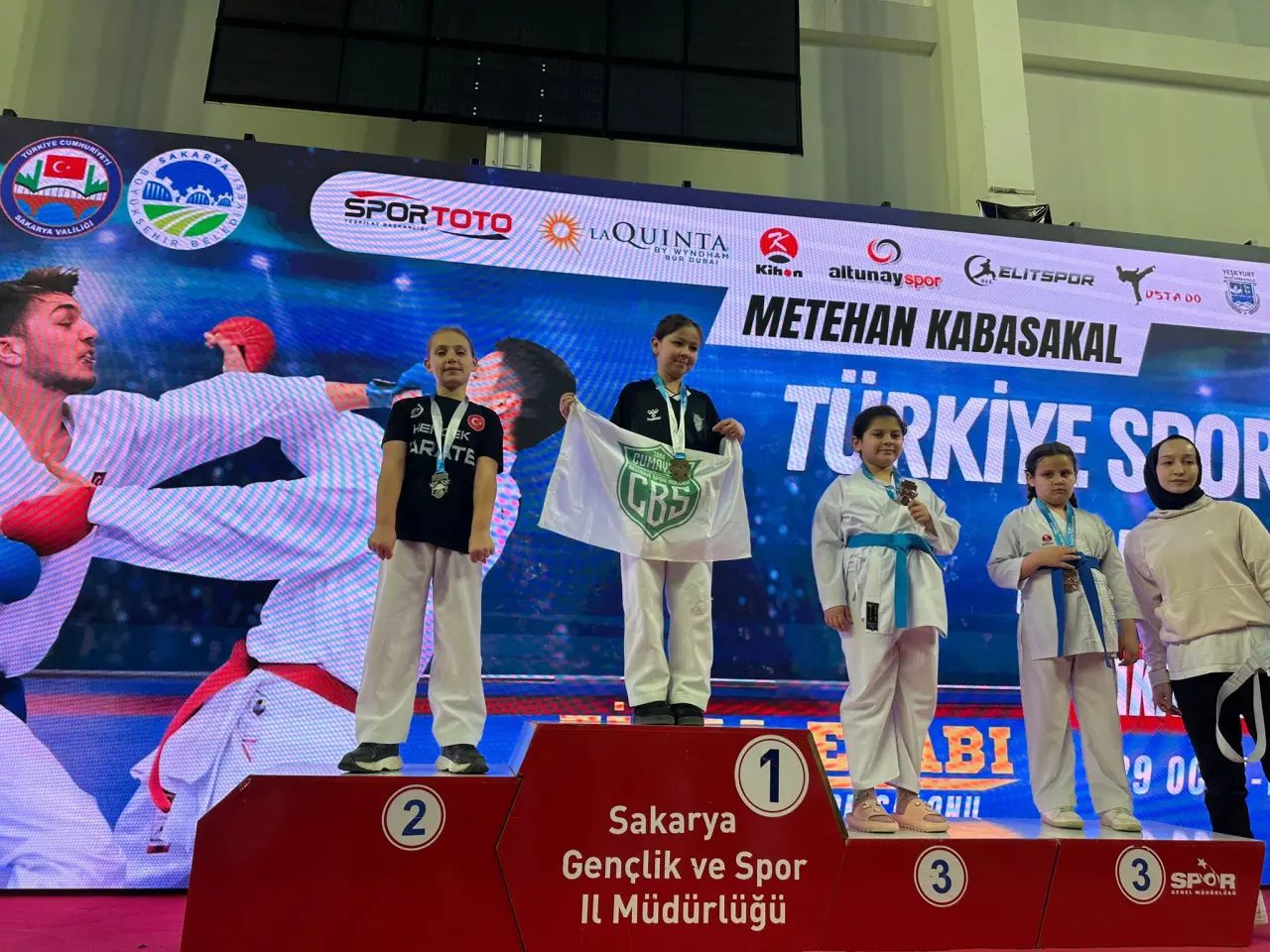 Haber: Hendek Olimpik Spor kulübü şampiyonayı 16 Madalya ile tamamladı - Galeri-5